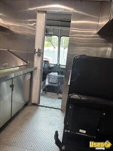 1993 P30 All-purpose Food Truck Interior Lighting Connecticut Gas Engine for Sale