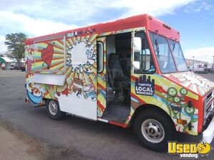 1993 P30 Ice Cream Truck Concession Window Colorado Diesel Engine for Sale