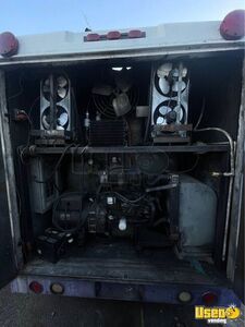 1993 P30 Ice Cream Truck Ice Cream Truck 17 New York Gas Engine for Sale