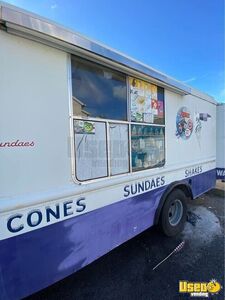 1993 P30 Ice Cream Truck Ice Cream Truck Air Conditioning New York Gas Engine for Sale