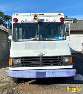 1993 P30 Ice Cream Truck Ice Cream Truck Diamond Plated Aluminum Flooring New York Gas Engine for Sale