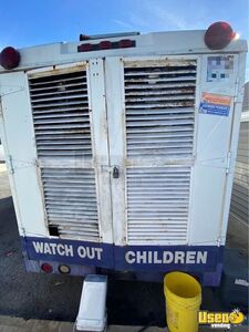 1993 P30 Ice Cream Truck Ice Cream Truck Stainless Steel Wall Covers New York Gas Engine for Sale