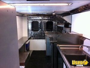 1993 P30 Mobile Food Kitchen All-purpose Food Truck Flatgrill North Carolina Gas Engine for Sale