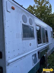 1993 P30 Step Van Kitchen Food Truck All-purpose Food Truck Concession Window Florida Diesel Engine for Sale