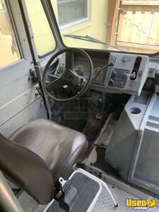 1993 P30 Step Van Kitchen Food Truck All-purpose Food Truck Diamond Plated Aluminum Flooring Florida Diesel Engine for Sale