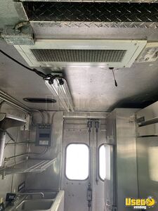 1993 P30 Step Van Kitchen Food Truck All-purpose Food Truck Diesel Engine Florida Diesel Engine for Sale