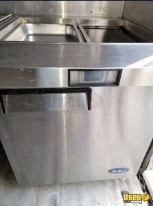 1993 P30 Step Van Kitchen Food Truck All-purpose Food Truck Electrical Outlets Florida Gas Engine for Sale