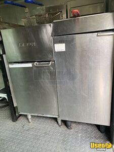 1993 P30 Step Van Kitchen Food Truck All-purpose Food Truck Flatgrill Florida Diesel Engine for Sale