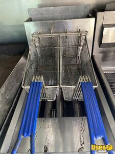 1993 P30 Step Van Kitchen Food Truck All-purpose Food Truck Fryer Florida Diesel Engine for Sale