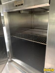 1993 P30 Step Van Kitchen Food Truck All-purpose Food Truck Grease Trap Florida Diesel Engine for Sale