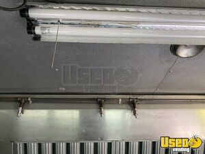 1993 P30 Step Van Kitchen Food Truck All-purpose Food Truck Hand-washing Sink Florida Diesel Engine for Sale