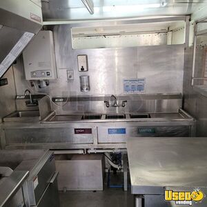 1993 P30 Step Van Kitchen Food Truck All-purpose Food Truck Hot Water Heater Florida Gas Engine for Sale