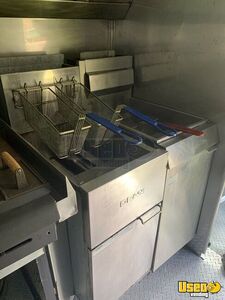 1993 P30 Step Van Kitchen Food Truck All-purpose Food Truck Prep Station Cooler Florida Diesel Engine for Sale