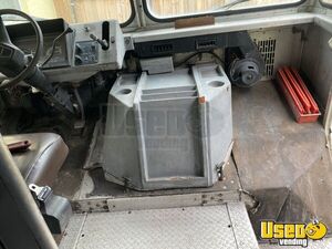 1993 P30 Step Van Kitchen Food Truck All-purpose Food Truck Propane Tank Florida Diesel Engine for Sale