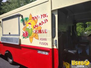 1993 P30 Step Van Kitchen Food Truck All-purpose Food Truck Stainless Steel Wall Covers Florida Gas Engine for Sale