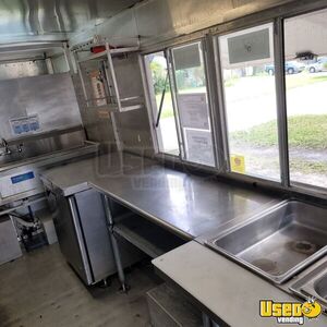 1993 P30 Step Van Kitchen Food Truck All-purpose Food Truck Steam Table Florida Gas Engine for Sale