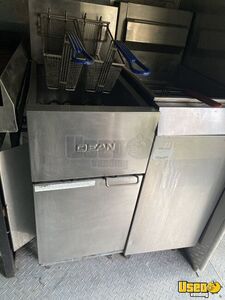 1993 P30 Step Van Kitchen Food Truck All-purpose Food Truck Stovetop Florida Diesel Engine for Sale