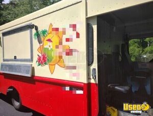 1993 P30 Step Van Kitchen Food Truck All-purpose Food Truck Stovetop Florida Gas Engine for Sale