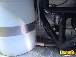 1993 P30 Step Van Kitchen Food Truck All-purpose Food Truck Stovetop Washington Gas Engine for Sale