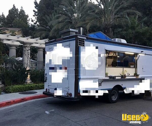 1993 P30 Step Van Wood-fired Pizza Food Truck Pizza Food Truck California Gas Engine for Sale