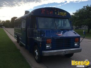 1993 Short School Bus All-purpose Food Truck Cabinets Wisconsin Gas Engine for Sale