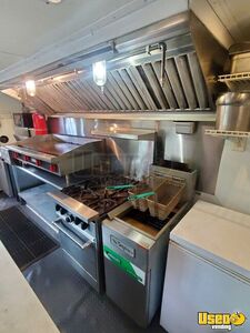 1993 Utilimaster Step Van Kitchen Food Truck All-purpose Food Truck Exterior Customer Counter Arizona Diesel Engine for Sale