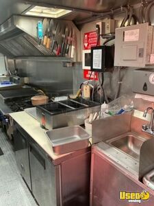 1993 Wcx27rq Kitchen Food Truck All-purpose Food Truck Surveillance Cameras Texas Gas Engine for Sale
