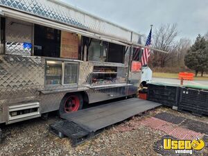 1994 85p Kitchen Food Truck All-purpose Food Truck Cabinets Pennsylvania Gas Engine for Sale