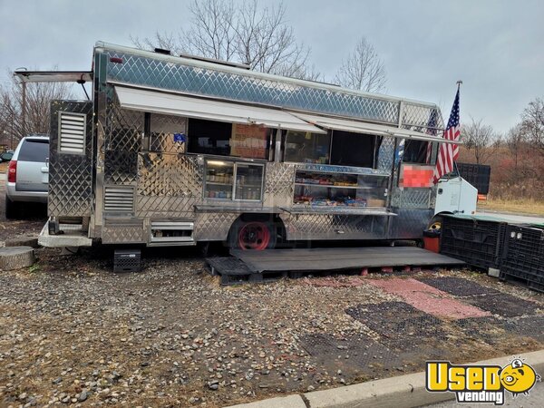 1994 85p Kitchen Food Truck All-purpose Food Truck Pennsylvania Gas Engine for Sale