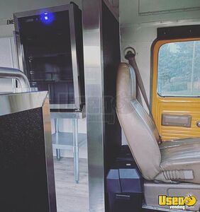 1994 G3500 Empty Mobile Vending Truck All-purpose Food Truck Hand-washing Sink Colorado Gas Engine for Sale