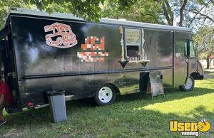 1994 Kitchen Food Truck All-purpose Food Truck Pennsylvania Gas Engine for Sale