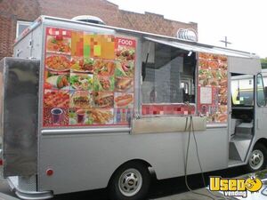 1994 P30 All-purpose Food Truck Concession Window New York Gas Engine for Sale