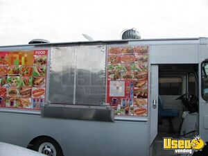 1994 P30 All-purpose Food Truck Exterior Customer Counter New York Gas Engine for Sale