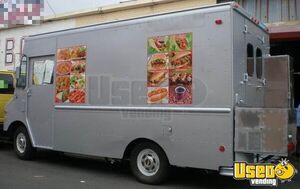 1994 P30 All-purpose Food Truck Stainless Steel Wall Covers New York Gas Engine for Sale