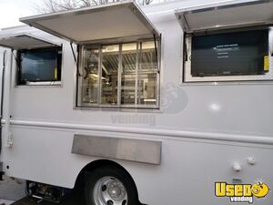 1994 P30 Grumman Olson Step Van Kitchen Food Truck All-purpose Food Truck Cabinets California Gas Engine for Sale