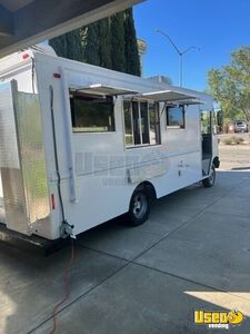 1994 P30 Grumman Olson Step Van Kitchen Food Truck All-purpose Food Truck California Gas Engine for Sale
