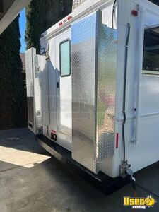1994 P30 Grumman Olson Step Van Kitchen Food Truck All-purpose Food Truck Stainless Steel Wall Covers California Gas Engine for Sale