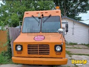 1994 P30 Ice Cream Truck Ice Cream Truck Concession Window Michigan Gas Engine for Sale
