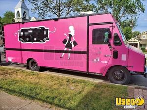 1994 P30 Mobile Boutique Ohio Gas Engine for Sale