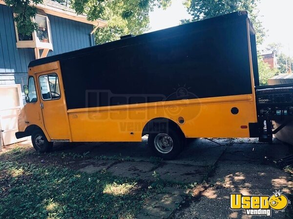 1994 P30 Step Van Barbecue And Kitchen Food Truck Barbecue Food Truck Iowa Gas Engine for Sale