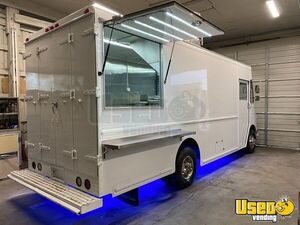 1994 P30 Step Van Food Truck All-purpose Food Truck Concession Window Oregon Gas Engine for Sale