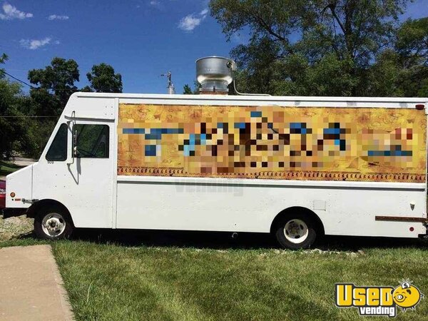 1994 P30 Step Van Food Truck All-purpose Food Truck Kansas Diesel Engine for Sale