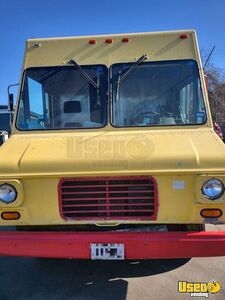 1994 P30 Step Van Kitchen Food Truck All-purpose Food Truck Cabinets Texas Diesel Engine for Sale