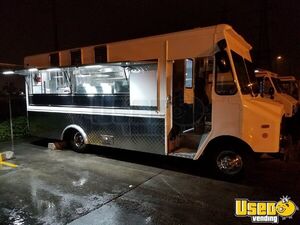 1994 P30 Step Van Kitchen Food Truck All-purpose Food Truck California Gas Engine for Sale
