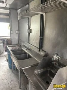 1994 P30 Step Van Kitchen Food Truck All-purpose Food Truck Deep Freezer Utah Gas Engine for Sale