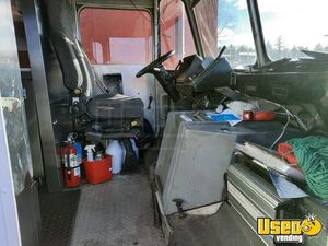 1994 P30 Step Van Kitchen Food Truck All-purpose Food Truck Flatgrill Massachusetts Diesel Engine for Sale