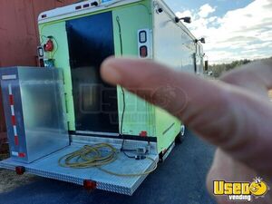 1994 P30 Step Van Kitchen Food Truck All-purpose Food Truck Floor Drains Massachusetts Diesel Engine for Sale