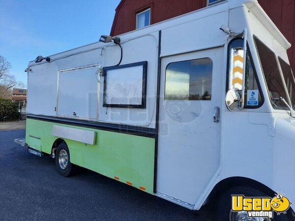 1994 P30 Step Van Kitchen Food Truck All-purpose Food Truck Massachusetts Diesel Engine for Sale