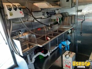 1994 P30 Step Van Kitchen Food Truck All-purpose Food Truck Prep Station Cooler Massachusetts Diesel Engine for Sale