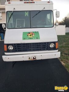 1994 P30 Step Van Kitchen Food Truck All-purpose Food Truck Stainless Steel Wall Covers Maryland Gas Engine for Sale